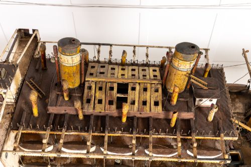 LARGE SCALE EARLY 20TH CENTURY SHIPBUILDERS MODEL OF SANT'ANTONIO STEAMSHIP - ADDITIONAL PHOTO 8