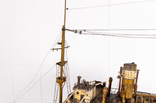 LARGE SCALE EARLY 20TH CENTURY SHIPBUILDERS MODEL OF SANT'ANTONIO STEAMSHIP - ADDITIONAL PHOTO 9