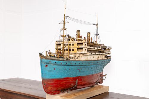 LARGE SCALE EARLY 20TH CENTURY SHIPBUILDERS MODEL OF SANT'ANTONIO STEAMSHIP - ADDITIONAL PHOTO 10