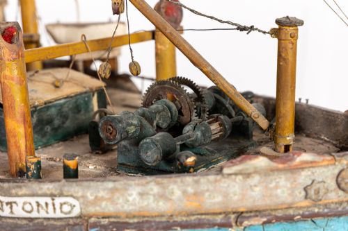 LARGE SCALE EARLY 20TH CENTURY SHIPBUILDERS MODEL OF SANT'ANTONIO STEAMSHIP - ADDITIONAL PHOTO 12