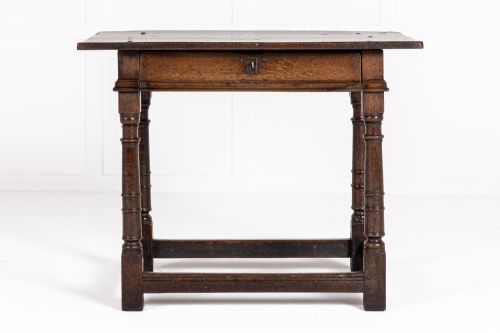 SMALL 17TH CENTURY ENGLISH OAK SIDE TABLE - ADDITIONAL PHOTO 1