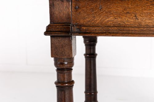 SMALL 17TH CENTURY ENGLISH OAK SIDE TABLE - ADDITIONAL PHOTO 2