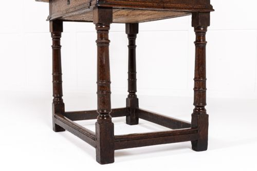 SMALL 17TH CENTURY ENGLISH OAK SIDE TABLE - ADDITIONAL PHOTO 5