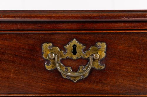 18TH CENTURY GEORGE II MAHOGANY CHEST OF DRAWERS - ADDITIONAL PHOTO 1