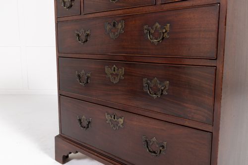 18TH CENTURY GEORGE II MAHOGANY CHEST OF DRAWERS - ADDITIONAL PHOTO 4