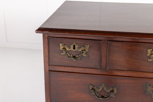 18TH CENTURY GEORGE II MAHOGANY CHEST OF DRAWERS - ADDITIONAL PHOTO 5