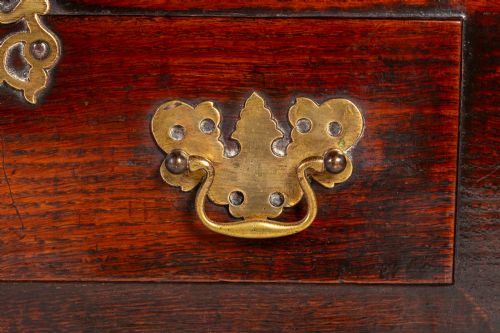 18TH CENTURY ENGLISH OAK DRESSER BASE - ADDITIONAL PHOTO 2