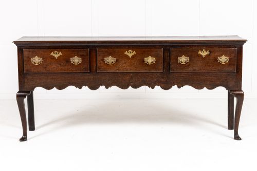 18TH CENTURY ENGLISH OAK DRESSER BASE - ADDITIONAL PHOTO 1