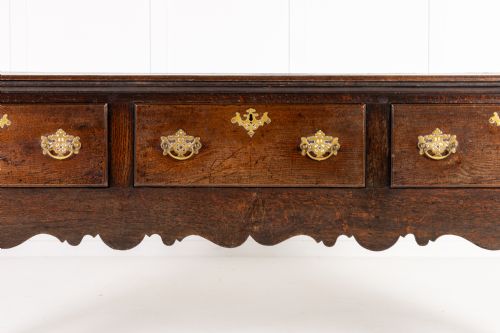 18TH CENTURY ENGLISH OAK DRESSER BASE - ADDITIONAL PHOTO 2