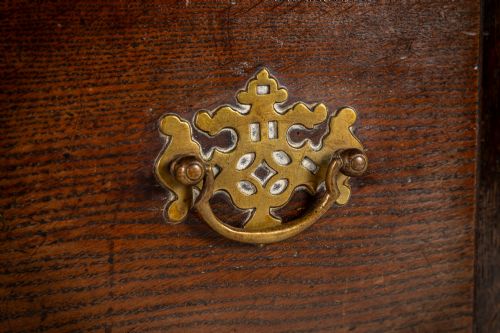 18TH CENTURY ENGLISH OAK DRESSER BASE - ADDITIONAL PHOTO 4