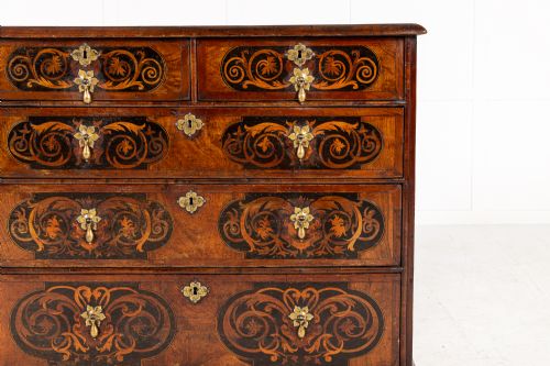 RARE 17TH CENTURY ENGLISH MARQUETRY CHEST OF DRAWERS - ADDITIONAL PHOTO 1