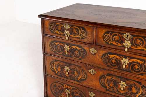 RARE 17TH CENTURY ENGLISH MARQUETRY CHEST OF DRAWERS - ADDITIONAL PHOTO 3