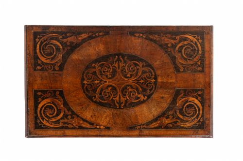 RARE 17TH CENTURY ENGLISH MARQUETRY CHEST OF DRAWERS - ADDITIONAL PHOTO 4