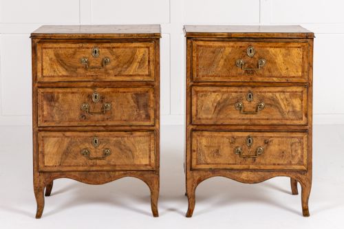 pair of 18th century italian walnut small chest of drawersbedside cabinets - CATEGORY: ANTIQUE CHEST OF DRAWERS - DATED 18TH CENTURY