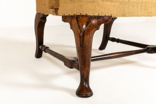 18TH CENTURY GEORGE I ENGLISH WALNUT WING CHAIR CIRCA 1720 - ADDITIONAL PHOTO 3