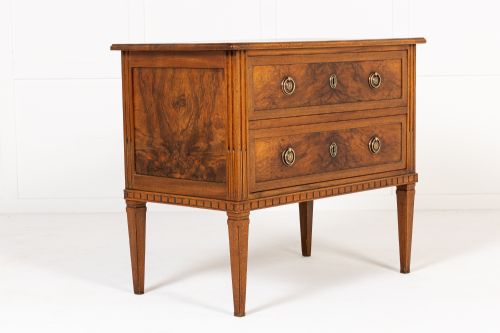 SMALL LATE 18TH CENTURY FRENCH LOUIS XVI PERIOD WALNUT COMMODE - ADDITIONAL PHOTO 6