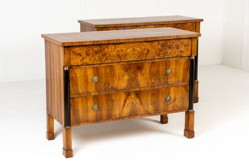 PAIR OF 19TH CENTURY FRENCH WALNUT COMMODES - ADDITIONAL PHOTO 1