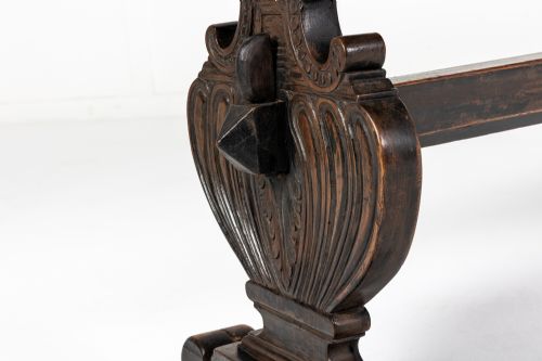 17TH CENTURY ITALIAN WALNUT TABLE - ADDITIONAL PHOTO 3