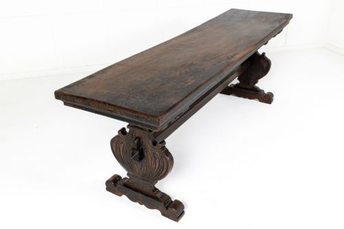 17TH CENTURY ITALIAN WALNUT TABLE - ADDITIONAL PHOTO 4