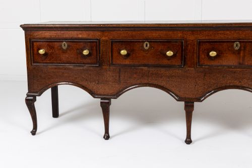 18TH CENTURY ENGLISH OAK DRESSER BASE - ADDITIONAL PHOTO 1