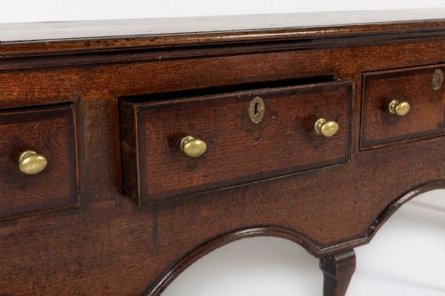 18TH CENTURY ENGLISH OAK DRESSER BASE - ADDITIONAL PHOTO 2