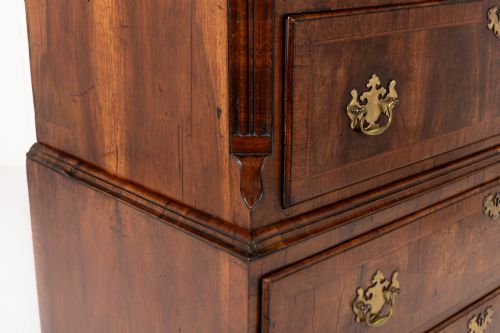 18TH CENTURY ENGLISH WALNUT CHEST ON CHEST - ADDITIONAL PHOTO 5