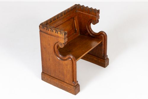 19th century english gothic oak hall seat - CATEGORY: ANTIQUE FURNITURE - DATED 19TH CENTURY