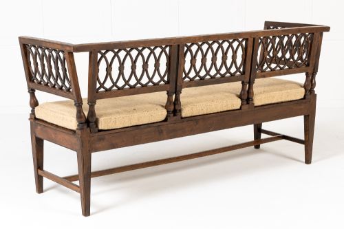 18TH CENTURY ITALIAN WALNUT BENCH - ADDITIONAL PHOTO 6