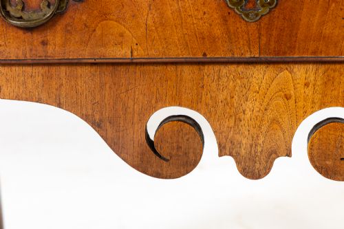 EARLY 18TH CENTURY GEORGE I ENGLISH WALNUT LOWBOY - ADDITIONAL PHOTO 2