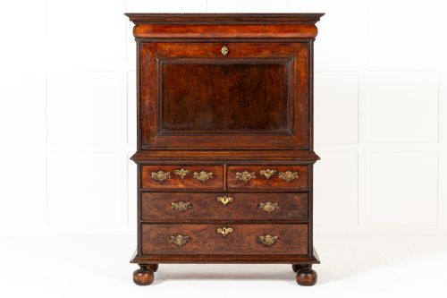 17TH CENTURY ENGLISH WILLIAM AND MARY PERIOD WALNUT ESCRITOIRE