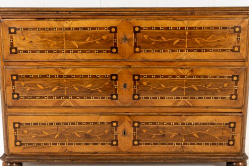 18TH CENTURY ITALIAN WALNUT INLAID COMMODE - ADDITIONAL PHOTO 3