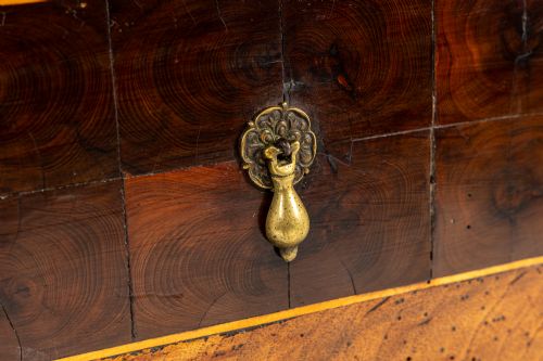 LATE 17THEARLY 18TH CENTURY ENGLISH WALNUT CHEST ON STAND - ADDITIONAL PHOTO 4