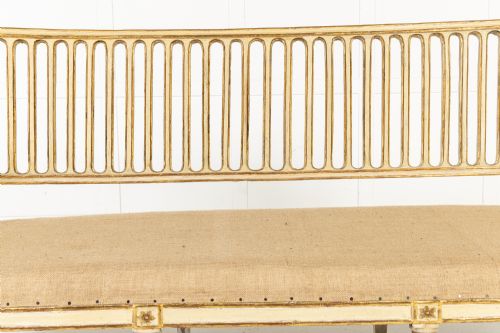 18TH CENTURY ITALIAN PAINTED SETTEE - ADDITIONAL PHOTO 2