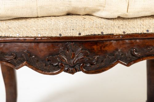 18TH CENTURY ITALIAN WALNUT SOFA - ADDITIONAL PHOTO 3