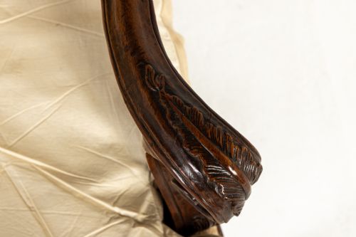 18TH CENTURY ITALIAN WALNUT SOFA - ADDITIONAL PHOTO 5