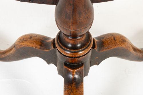 LARGE SCALE 18TH CENTURY ENGLISH ELM TRIPOD TABLE - ADDITIONAL PHOTO 6