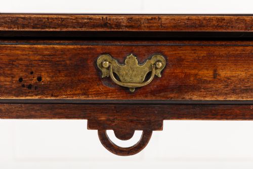 18TH CENTURY GEORGE II ENGLISH MAHOGANY SIDE TABLE - ADDITIONAL PHOTO 3