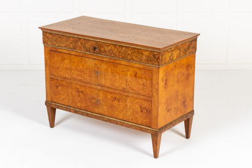 PAIR OF 19TH CENTURY ITALIAN BURR WALNUT COMMODES - ADDITIONAL PHOTO 9