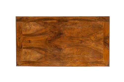 AN IMPORTANT 18TH CENTURY ITALIAN WALNUT DESK - ADDITIONAL PHOTO 8