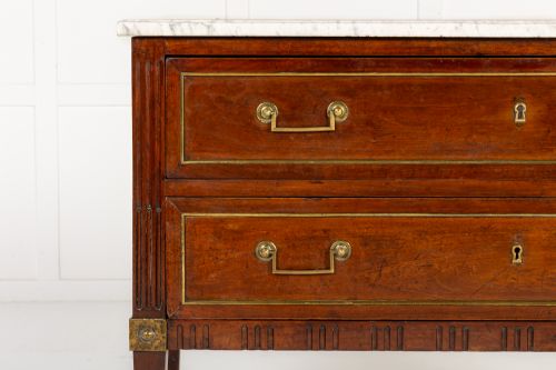 18TH CENTURY FRENCH MAHOGANY COMMODE - ADDITIONAL PHOTO 1
