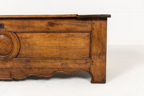 18TH CENTURY FRENCH OAK COFFER - ADDITIONAL PHOTO 3