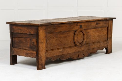 18TH CENTURY FRENCH OAK COFFER - ADDITIONAL PHOTO 6
