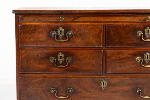 18TH CENTURY ENGLISH GEORGE III MAHOGANY CHEST OF DRAWERS - ADDITIONAL PHOTO 1