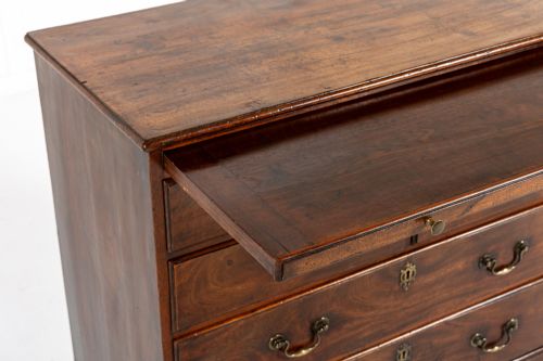 18TH CENTURY ENGLISH GEORGE III MAHOGANY CHEST OF DRAWERS - ADDITIONAL PHOTO 4