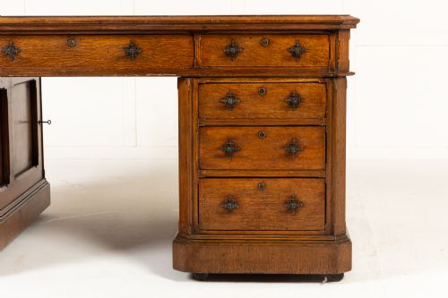 LARGE 19TH CENTURY ENGLISH OAK PARTNERS DESK - ADDITIONAL PHOTO 3