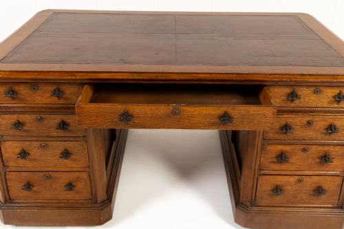 LARGE 19TH CENTURY ENGLISH OAK PARTNERS DESK - ADDITIONAL PHOTO 5
