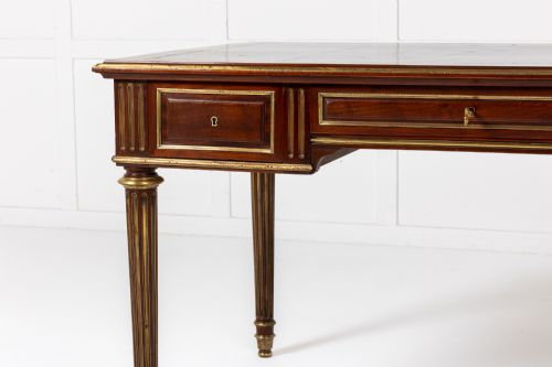 19TH CENTURY FRENCH MAHOGANY BUREAU PLAT - ADDITIONAL PHOTO 1