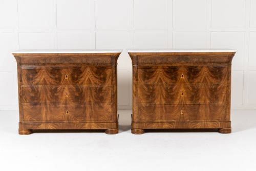 pair of 19th century italian mahogany chest of drawers - CATEGORY: ANTIQUE CHEST OF DRAWERS - DATED 19TH CENTURY