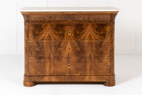 PAIR OF 19TH CENTURY ITALIAN MAHOGANY CHEST OF DRAWERS - ADDITIONAL PHOTO 3