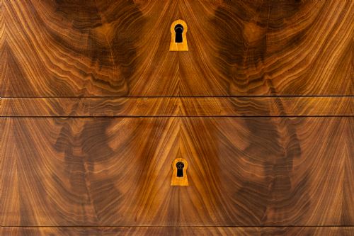 PAIR OF 19TH CENTURY ITALIAN MAHOGANY CHEST OF DRAWERS - ADDITIONAL PHOTO 6